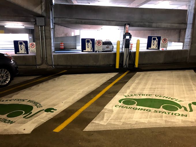 Washington Square Garage3 Your Community Marketplace: It's quick and easy. Learn, Shop, Sell, and connect with friends and family.