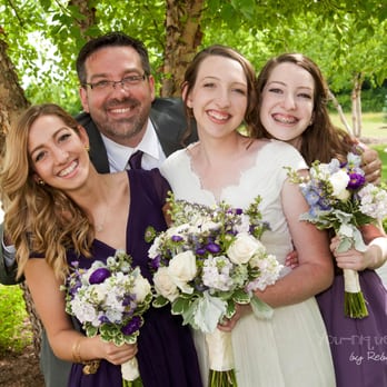 You nique Photography6 Your Community Marketplace: It's quick and easy. Learn, Shop, Sell, and connect with friends and family.