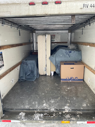 Youmas Moving Your Community Marketplace: It's quick and easy. Learn, Shop, Sell, and connect with friends and family.