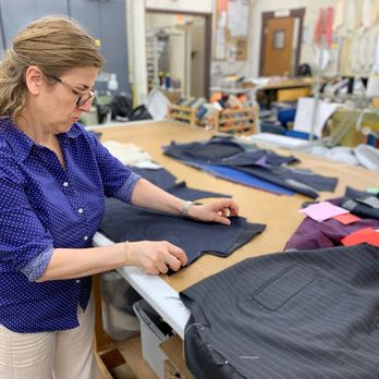 ad1 Your Community Marketplace: It's quick and easy. Learn, Shop, Sell, and connect with friends and family.