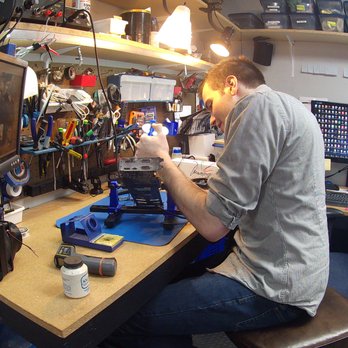 agent7 Your Community Marketplace: It's quick and easy. Learn, Shop, Sell, and connect with friends and family.