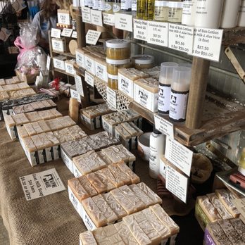 artisan5 Your Community Marketplace: It's quick and easy. Learn, Shop, Sell, and connect with friends and family.