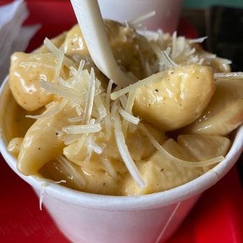 bally6 Your Community Marketplace: It's quick and easy. Learn, Shop, Sell, and connect with friends and family.