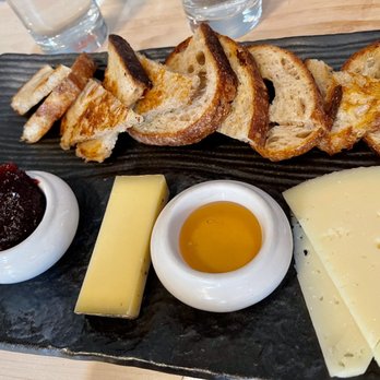 billy6 Your Community Marketplace: It's quick and easy. Learn, Shop, Sell, and connect with friends and family.