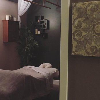 body 6 Your Community Marketplace: It's quick and easy. Learn, Shop, Sell, and connect with friends and family.