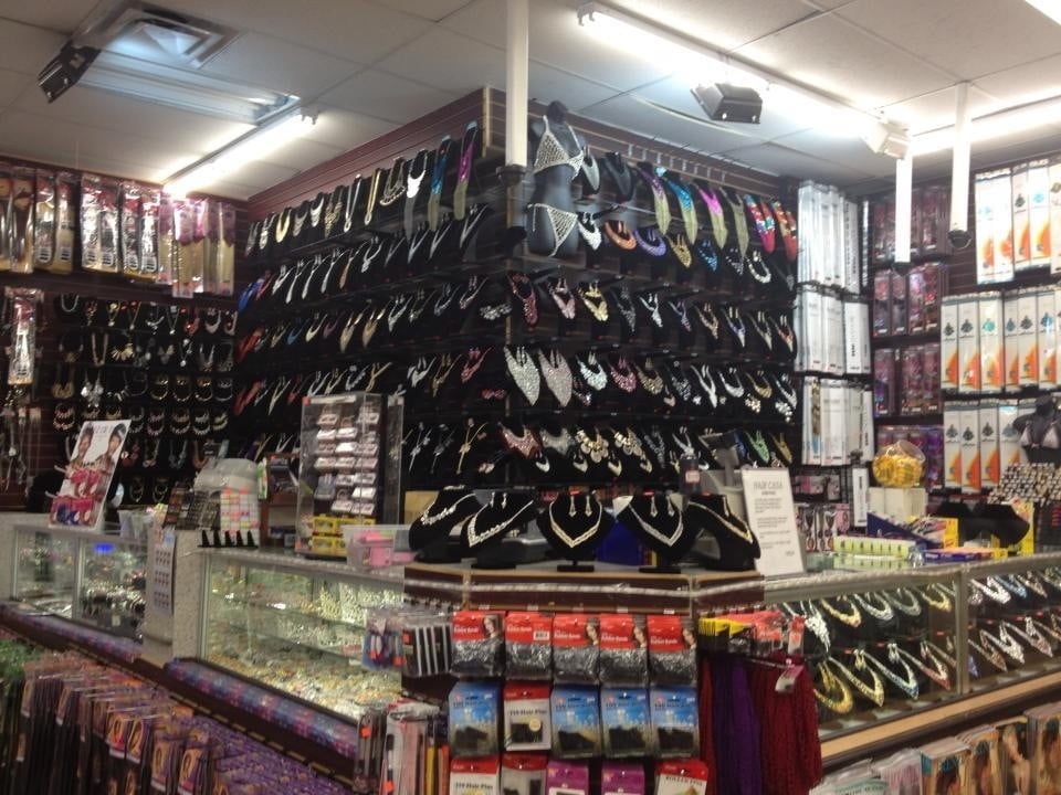 casa1 Your Community Marketplace: It's quick and easy. Learn, Shop, Sell, and connect with friends and family.