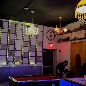 charm5 Your Community Marketplace: It's quick and easy. Learn, Shop, Sell, and connect with friends and family.