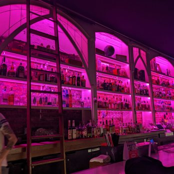 charm6 Your Community Marketplace: It's quick and easy. Learn, Shop, Sell, and connect with friends and family.