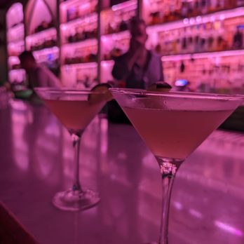 charm9 Your Community Marketplace: It's quick and easy. Learn, Shop, Sell, and connect with friends and family.