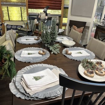 e6 1 Your Community Marketplace: It's quick and easy. Learn, Shop, Sell, and connect with friends and family.