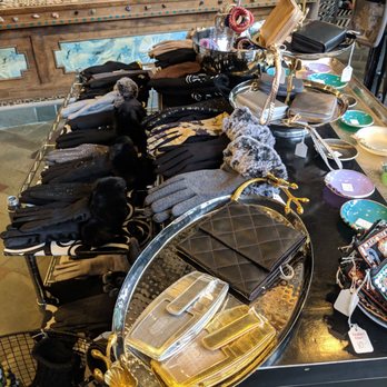 elmwood8 Your Community Marketplace: It's quick and easy. Learn, Shop, Sell, and connect with friends and family.