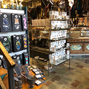 elmwood9 Your Community Marketplace: It's quick and easy. Learn, Shop, Sell, and connect with friends and family.