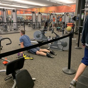 es4 Your Community Marketplace: It's quick and easy. Learn, Shop, Sell, and connect with friends and family.