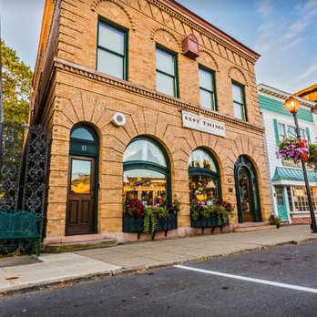 est6 Your Community Marketplace: It's quick and easy. Learn, Shop, Sell, and connect with friends and family.