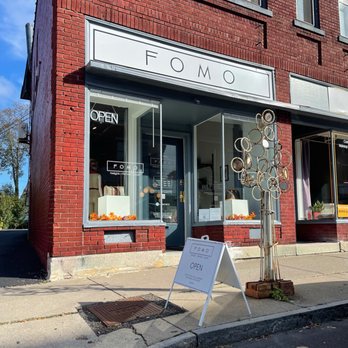 fomo3 1 Your Community Marketplace: It's quick and easy. Learn, Shop, Sell, and connect with friends and family.
