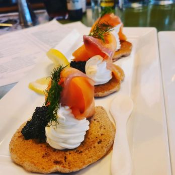 gray4 Your Community Marketplace: It's quick and easy. Learn, Shop, Sell, and connect with friends and family.