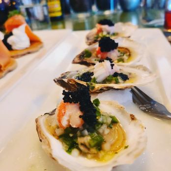 gray5 Your Community Marketplace: It's quick and easy. Learn, Shop, Sell, and connect with friends and family.