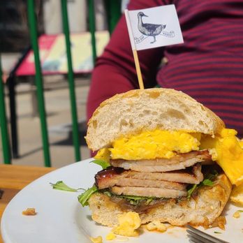 gray7 Your Community Marketplace: It's quick and easy. Learn, Shop, Sell, and connect with friends and family.