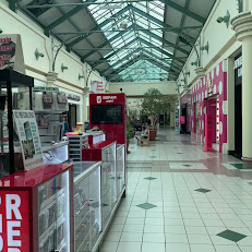 i6 Your Community Marketplace: It's quick and easy. Learn, Shop, Sell, and connect with friends and family.