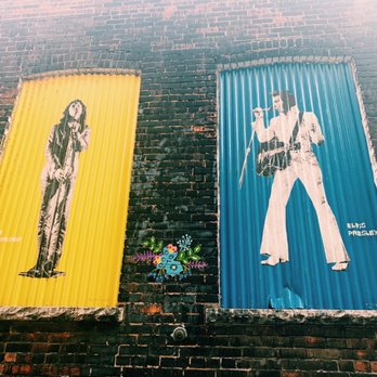 iron3 Your Community Marketplace: It's quick and easy. Learn, Shop, Sell, and connect with friends and family.