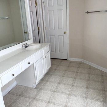 klassy 3 Your Community Marketplace: It's quick and easy. Learn, Shop, Sell, and connect with friends and family.