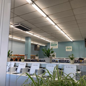 lau3 Your Community Marketplace: It's quick and easy. Learn, Shop, Sell, and connect with friends and family.