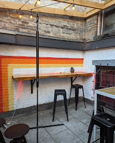 lofi6 Your Community Marketplace: It's quick and easy. Learn, Shop, Sell, and connect with friends and family.