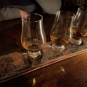 lucky9 Your Community Marketplace: It's quick and easy. Learn, Shop, Sell, and connect with friends and family.