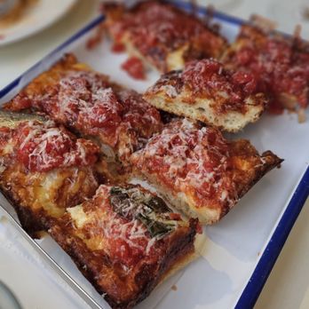 marble2 Your Community Marketplace: It's quick and easy. Learn, Shop, Sell, and connect with friends and family.