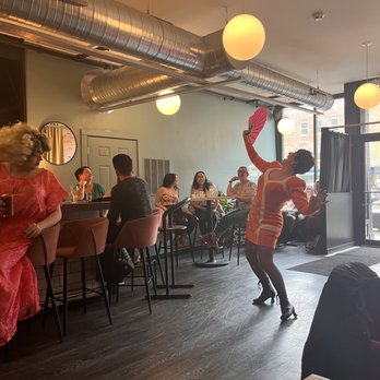 marble8 Your Community Marketplace: It's quick and easy. Learn, Shop, Sell, and connect with friends and family.