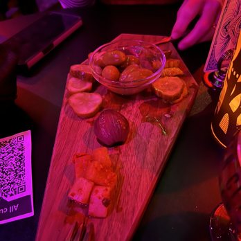 merry2 Your Community Marketplace: It's quick and easy. Learn, Shop, Sell, and connect with friends and family.