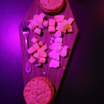 merry5 Your Community Marketplace: It's quick and easy. Learn, Shop, Sell, and connect with friends and family.