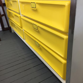 mod6 Your Community Marketplace: It's quick and easy. Learn, Shop, Sell, and connect with friends and family.