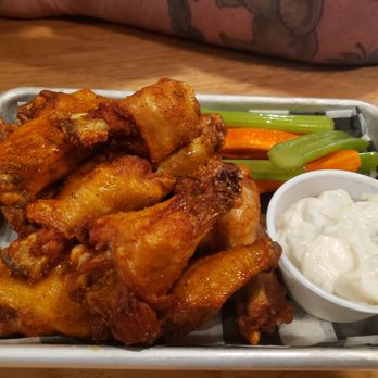 moor3 Your Community Marketplace: It's quick and easy. Learn, Shop, Sell, and connect with friends and family.