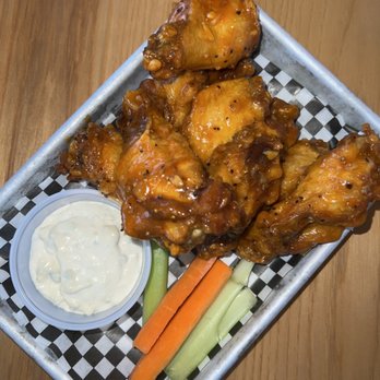 moor6 Your Community Marketplace: It's quick and easy. Learn, Shop, Sell, and connect with friends and family.