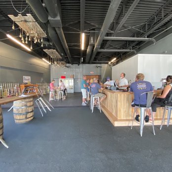 nickel5 Your Community Marketplace: It's quick and easy. Learn, Shop, Sell, and connect with friends and family.