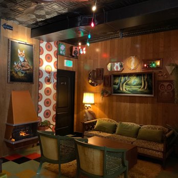 nowhere5 Your Community Marketplace: It's quick and easy. Learn, Shop, Sell, and connect with friends and family.