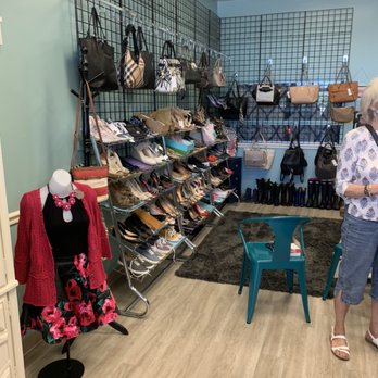 peacock2 Your Community Marketplace: It's quick and easy. Learn, Shop, Sell, and connect with friends and family.