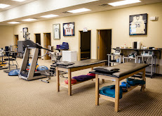 pres1 Your Community Marketplace: It's quick and easy. Learn, Shop, Sell, and connect with friends and family.