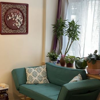 purple 7 Your Community Marketplace: It's quick and easy. Learn, Shop, Sell, and connect with friends and family.