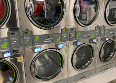 supreme1 Your Community Marketplace: It's quick and easy. Learn, Shop, Sell, and connect with friends and family.