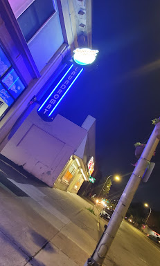 supreme4 Your Community Marketplace: It's quick and easy. Learn, Shop, Sell, and connect with friends and family.