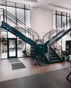 sweat5 Your Community Marketplace: It's quick and easy. Learn, Shop, Sell, and connect with friends and family.