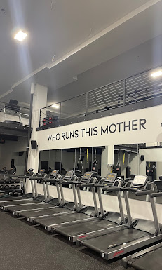 sweat6 Your Community Marketplace: It's quick and easy. Learn, Shop, Sell, and connect with friends and family.