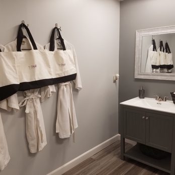 ther 4 Your Community Marketplace: It's quick and easy. Learn, Shop, Sell, and connect with friends and family.