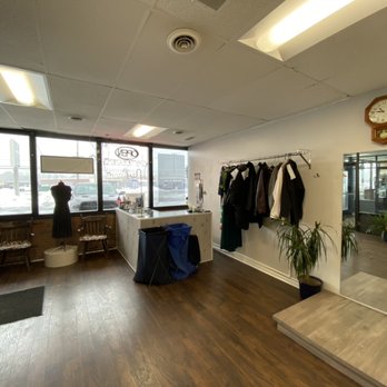 twins2 Your Community Marketplace: It's quick and easy. Learn, Shop, Sell, and connect with friends and family.