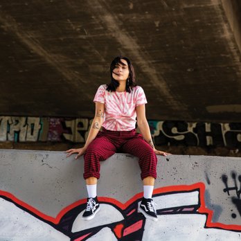 vans7 Your Community Marketplace: It's quick and easy. Learn, Shop, Sell, and connect with friends and family.