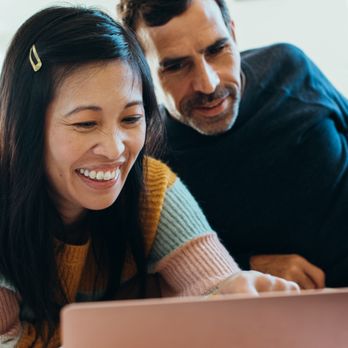 verizon 6 Your Community Marketplace: It's quick and easy. Learn, Shop, Sell, and connect with friends and family.