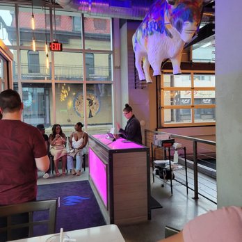 vice8 Your Community Marketplace: It's quick and easy. Learn, Shop, Sell, and connect with friends and family.