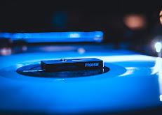 vinyl6 Your Community Marketplace: It's quick and easy. Learn, Shop, Sell, and connect with friends and family.